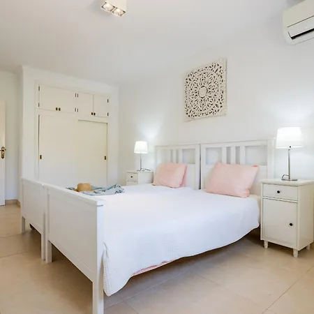 Escaletas Villa *